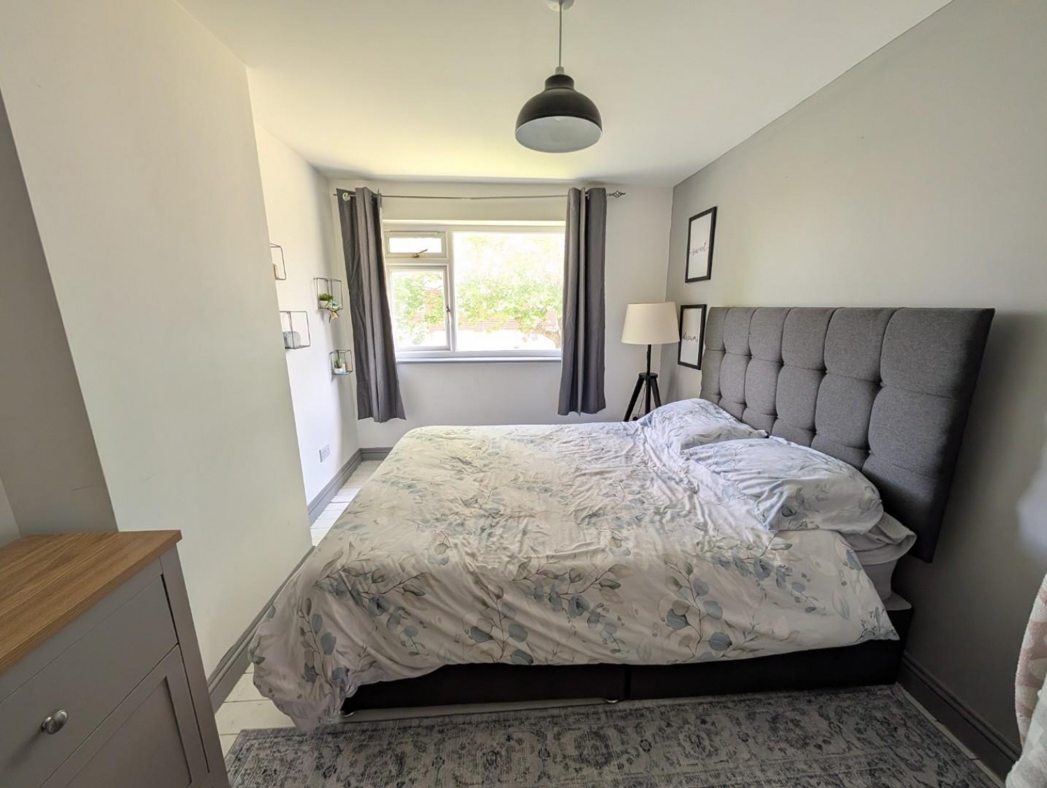 Queens Walk, Thornbury, Bristol
