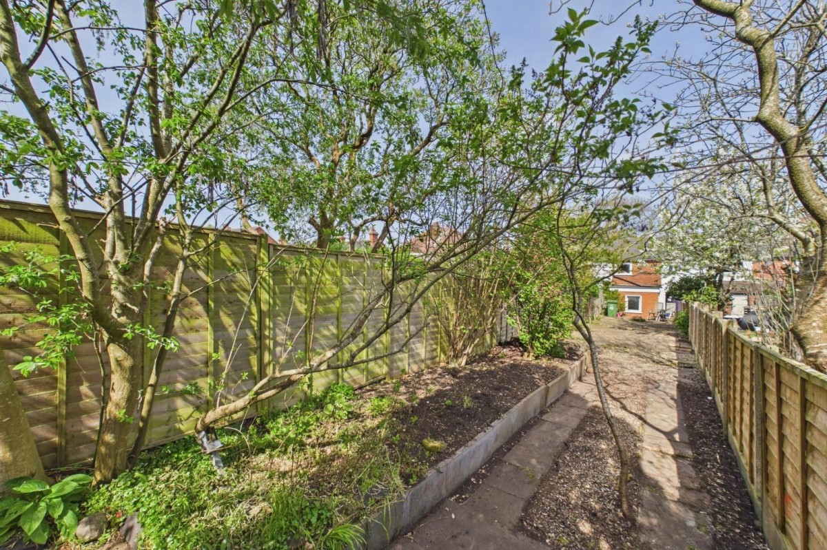 Bowling Green Road, Stourbridge, DY8 3TY