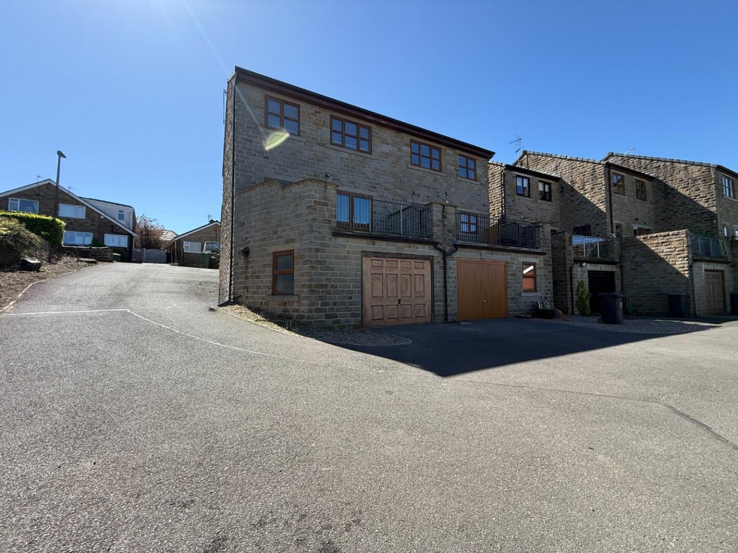 Kirkgate, Hanging Heaton, Batley