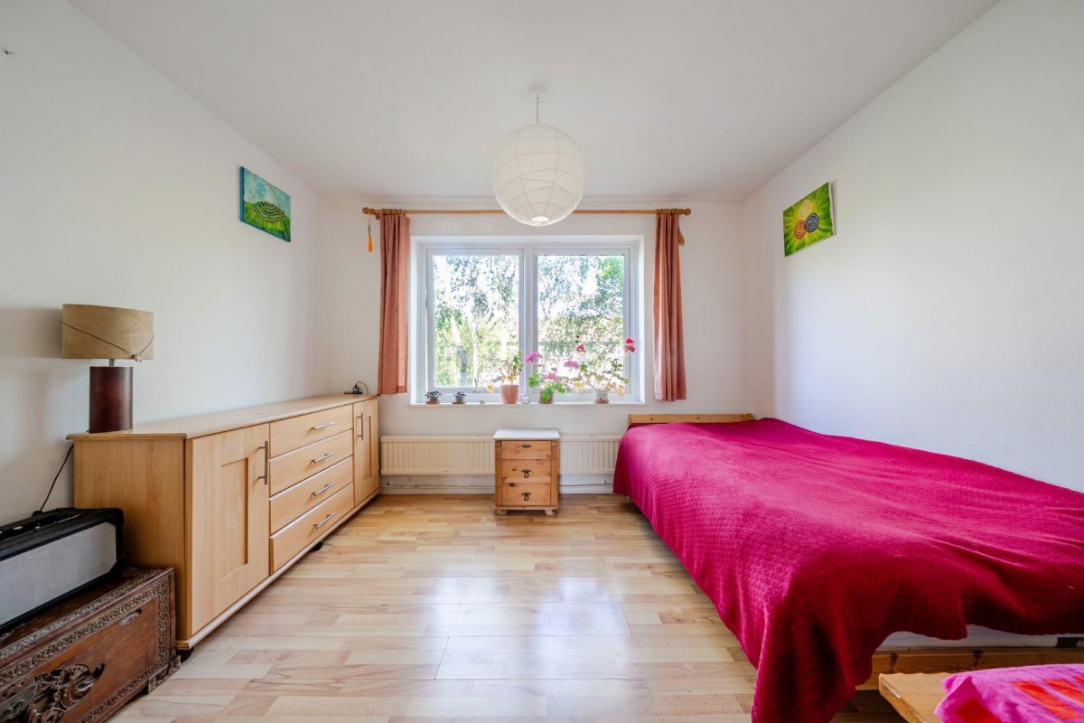 Woolf Close, London