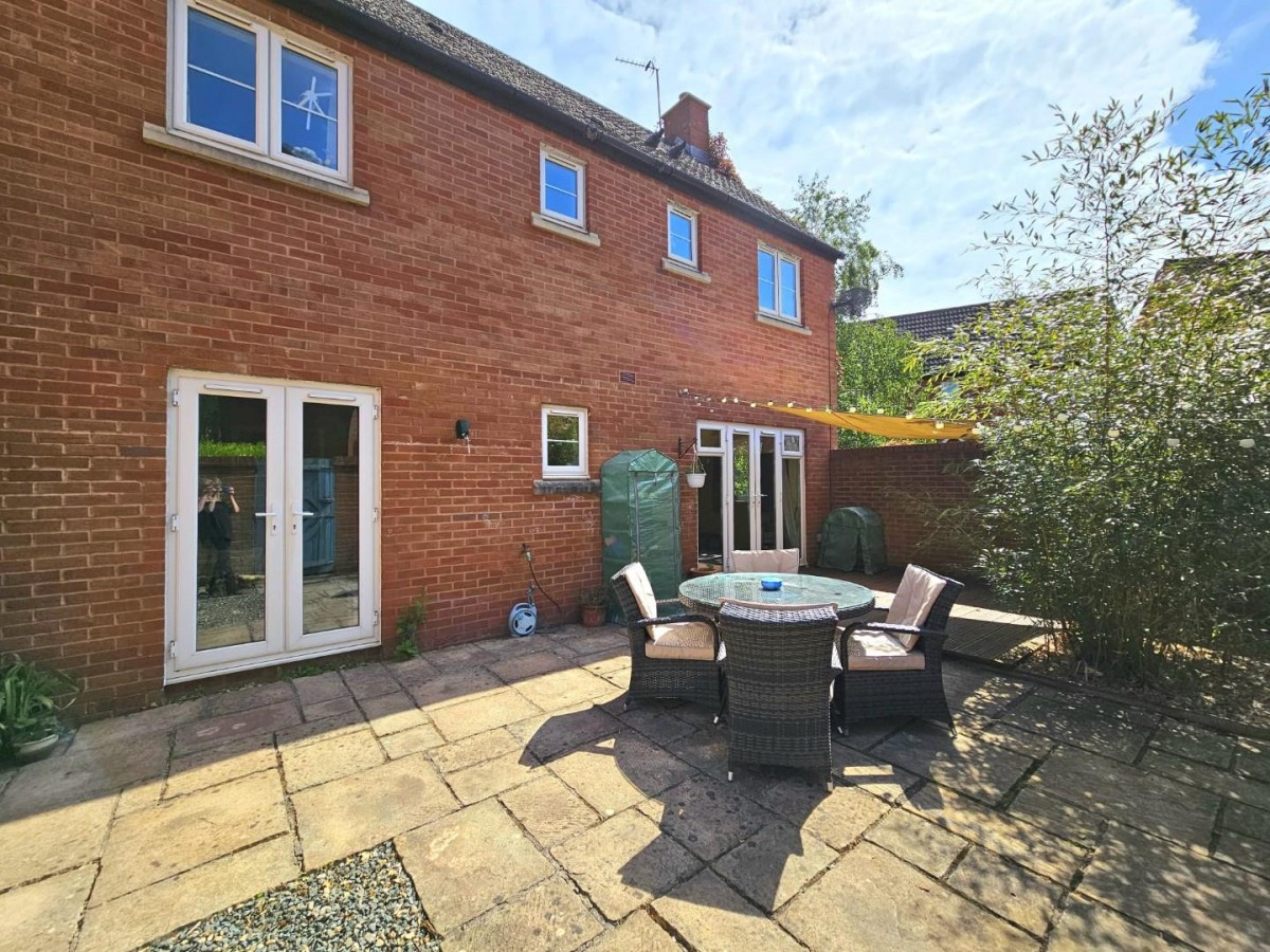 The Rope Walk, Dursley, GL11 4GE