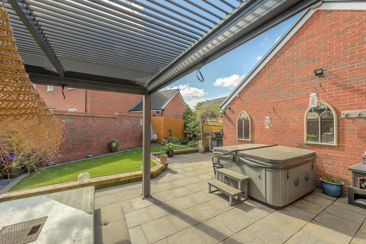 Keller Walk, Amblecote, Stourbridge, DY8 4BF