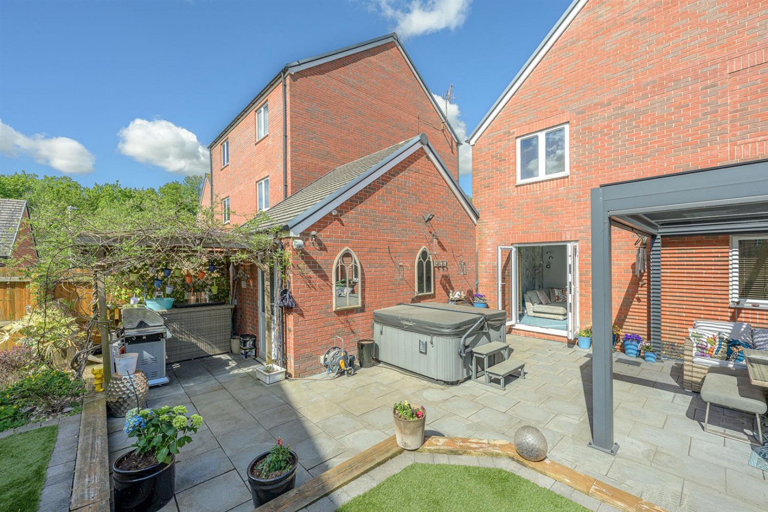 Keller Walk, Amblecote, Stourbridge, DY8 4BF