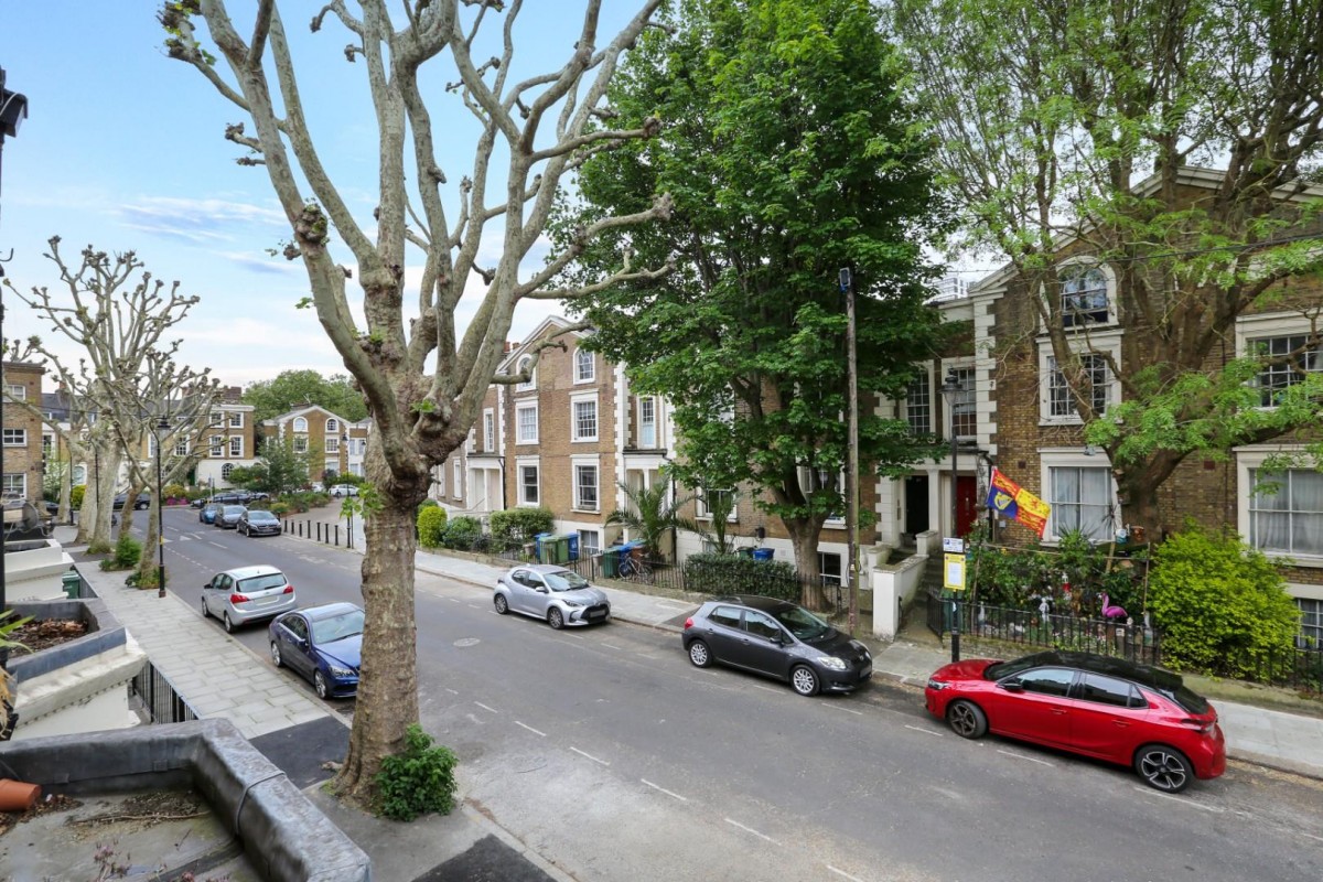 Grosvenor Park, London, SE5