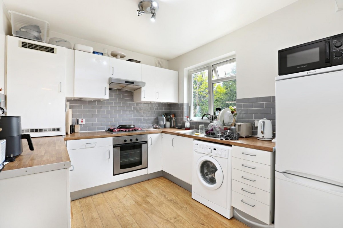 Grosvenor Park, London, SE5