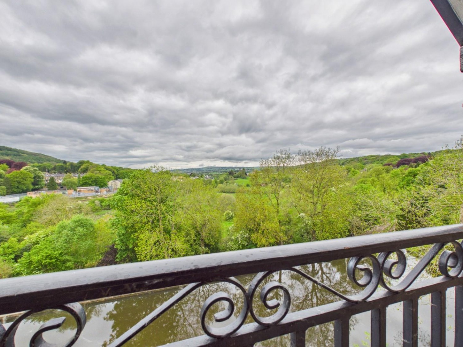 The Locks, Bingley