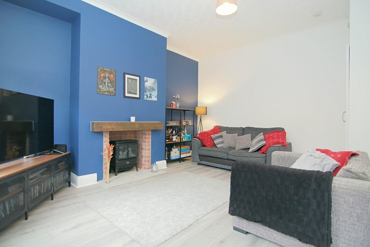 Cowley Road, Rodley