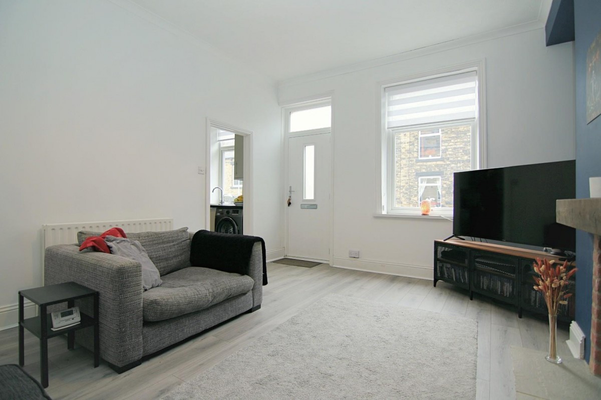 Cowley Road, Rodley