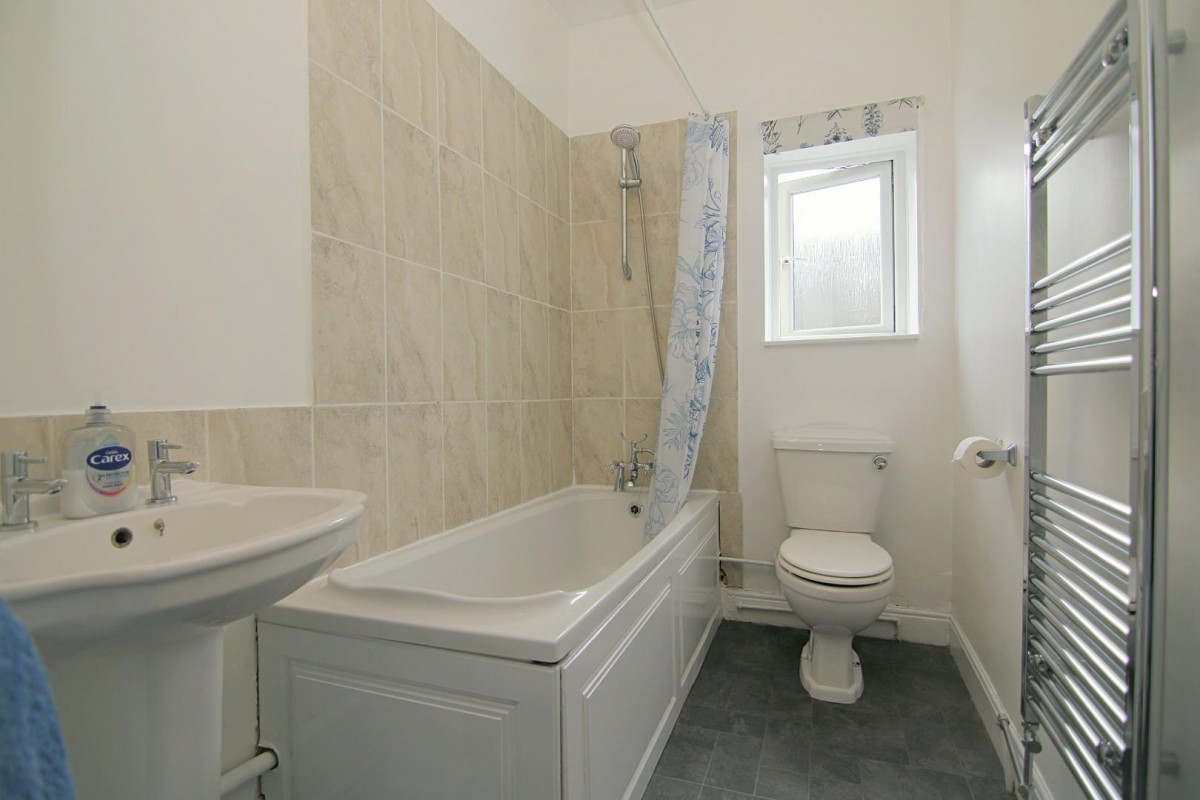 Cowley Road, Rodley