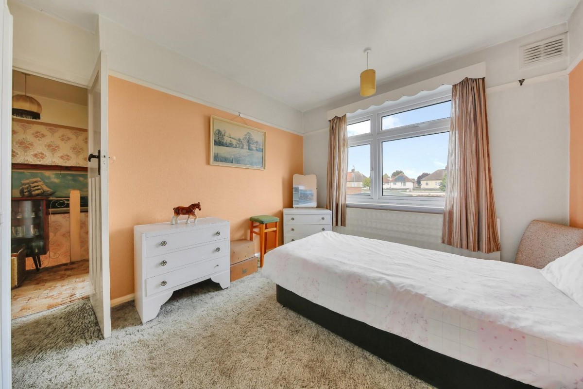 Salcombe Drive, Romford, RM6