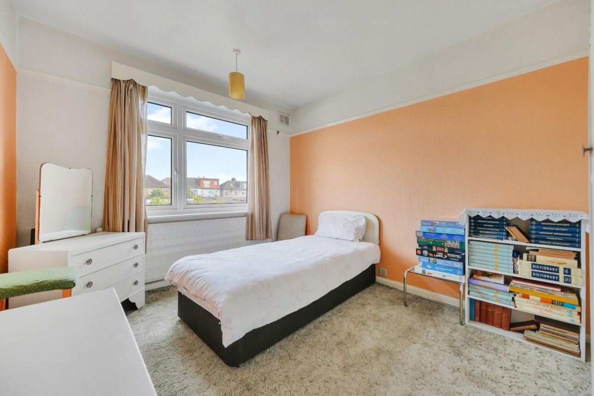 Salcombe Drive, Romford, RM6