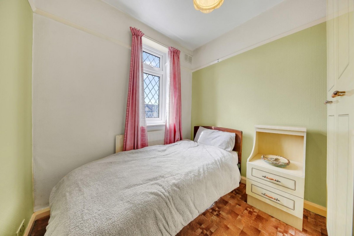 Salcombe Drive, Romford, RM6