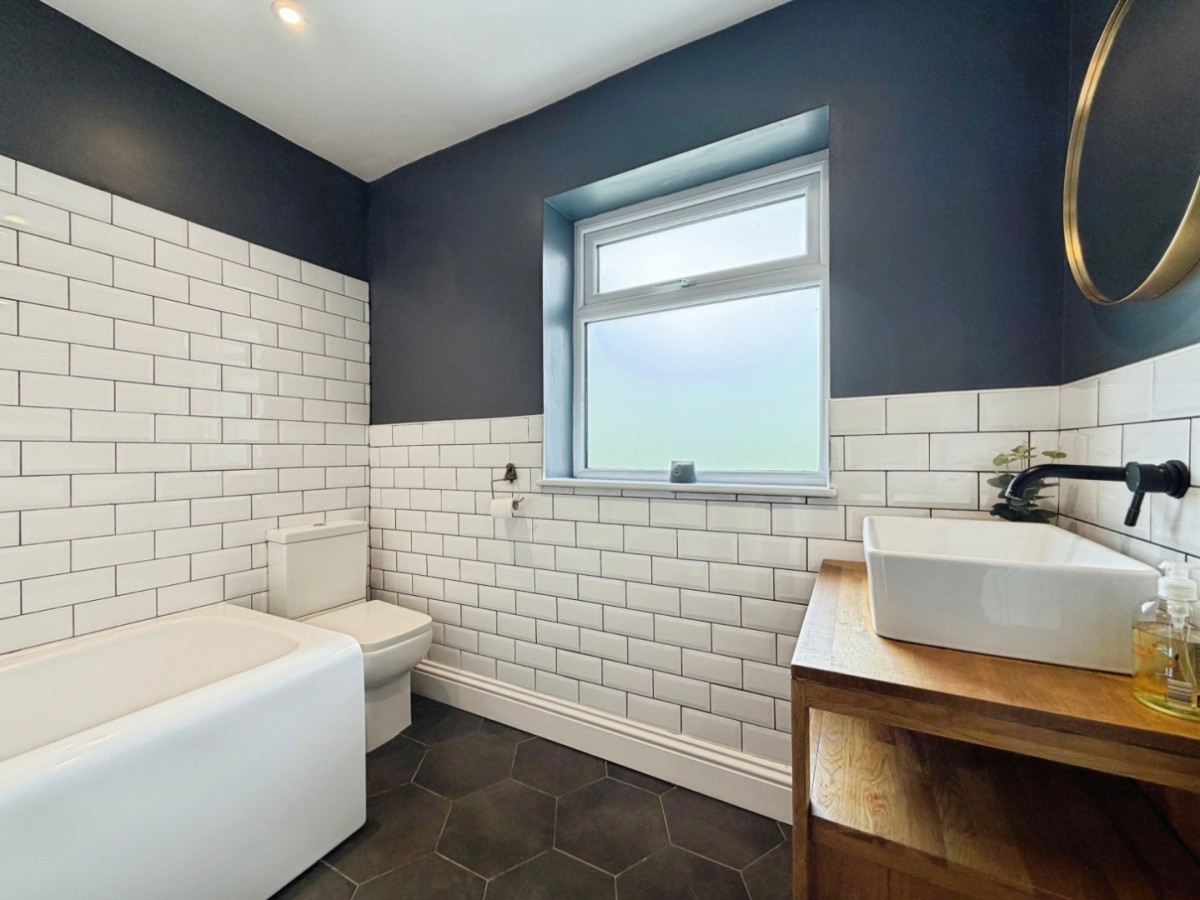 ST. MARYS ROAD, WEST HYTHE, CT21 4NU