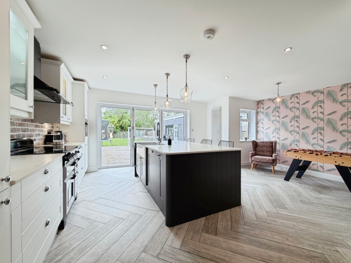 ST. MARYS ROAD, WEST HYTHE, CT21 4NU