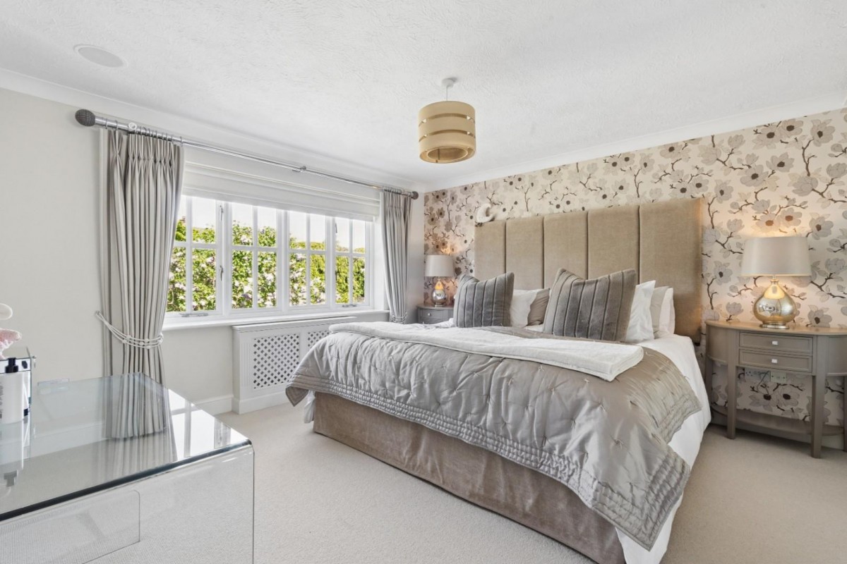 Saxon Close, Amersham, Buckinghamshire, HP6 5QA