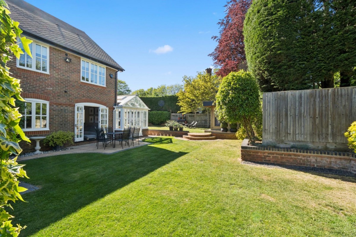 Saxon Close, Amersham, Buckinghamshire, HP6 5QA