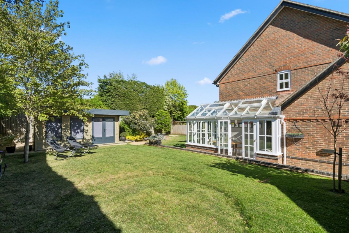 Saxon Close, Amersham, Buckinghamshire, HP6 5QA