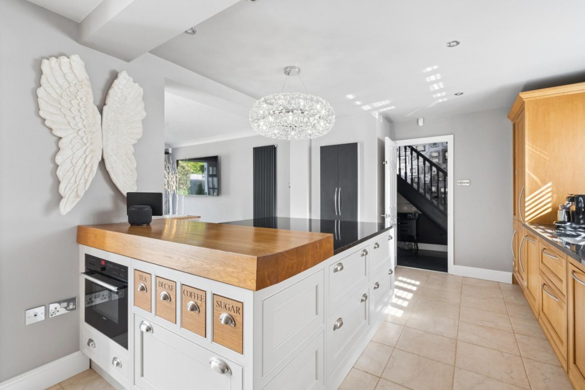 Saxon Close, Amersham, Buckinghamshire, HP6 5QA