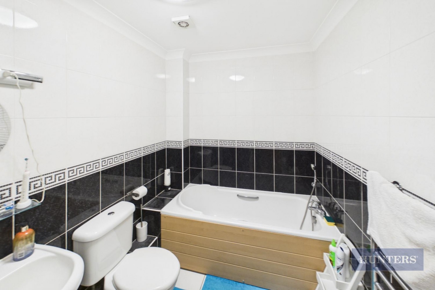 2 bedroom Flat to let in Century Court, 3 Lower Canal Walk, Southampton