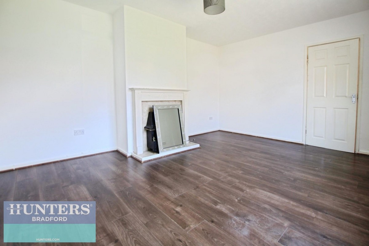 Mandeville Crescent, Bradford, BD6