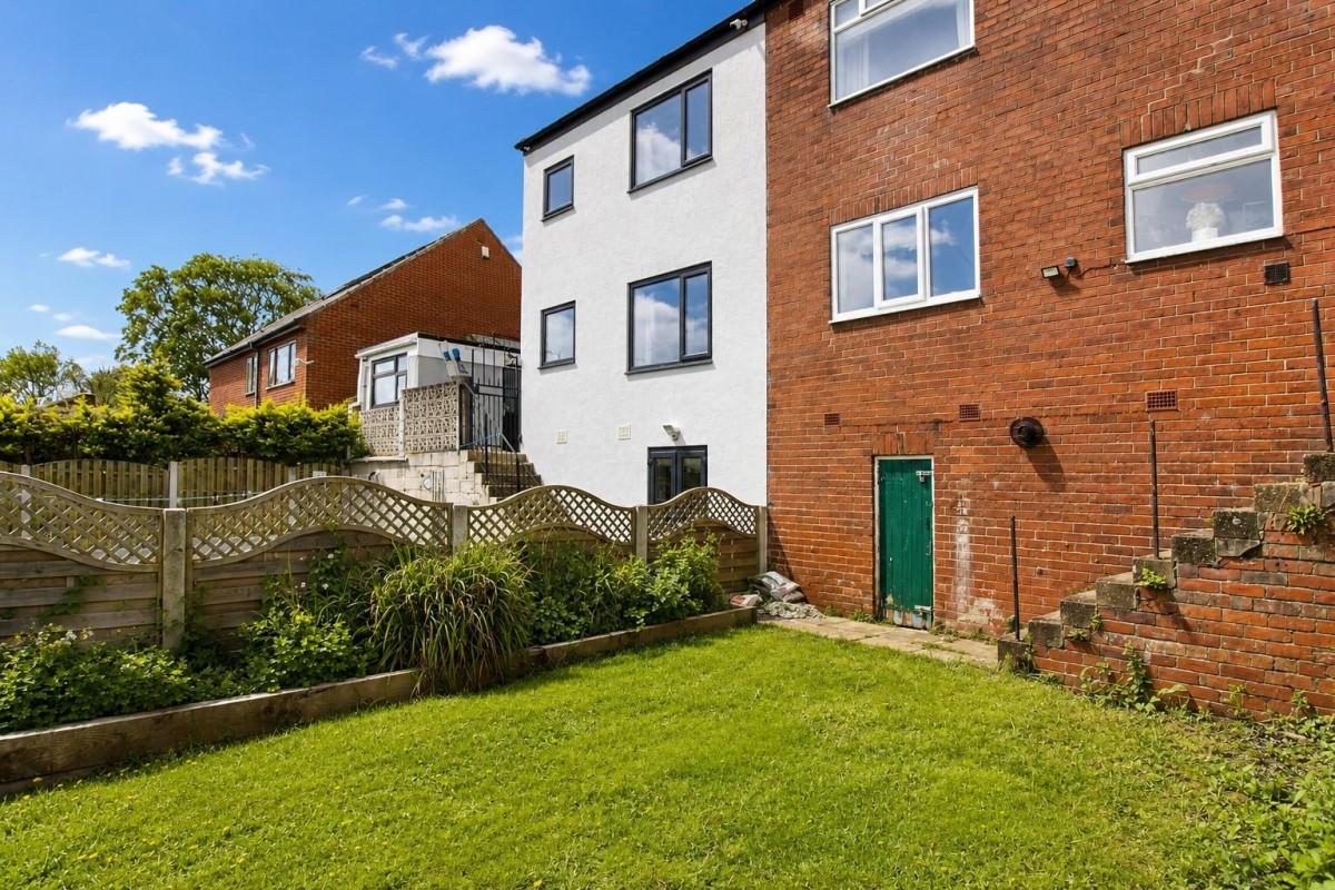 Calverley Gardens, Bramley, LS13