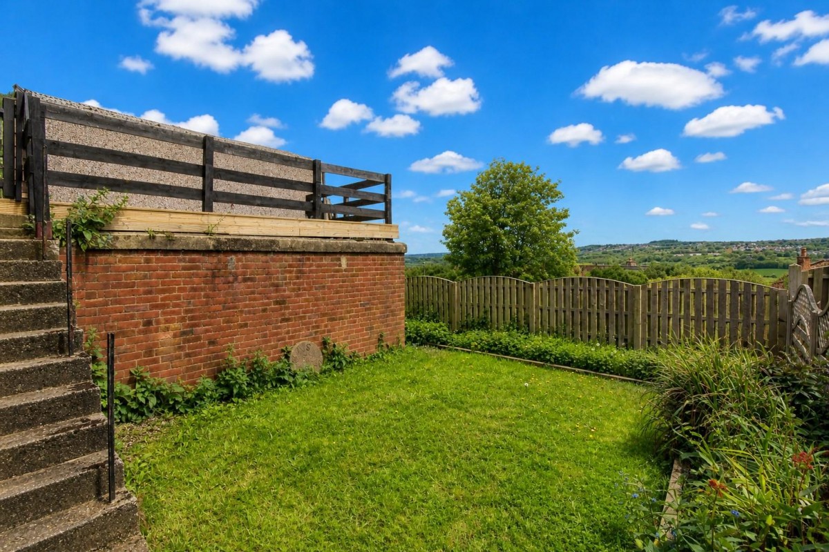 Calverley Gardens, Bramley, LS13
