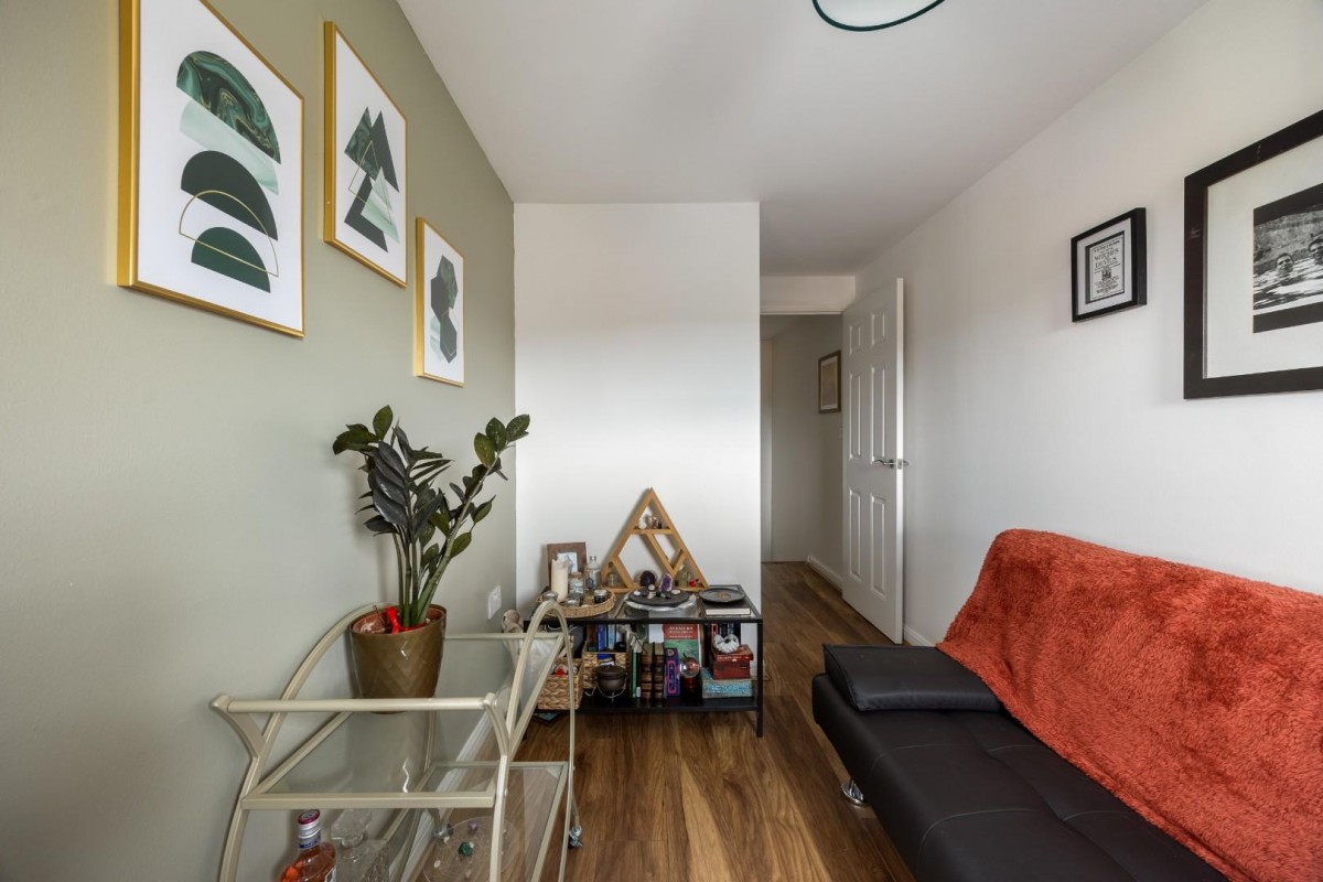 Tarnock Avenue, Bristol
