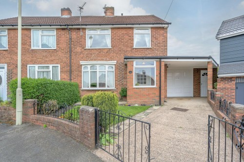Lyndon Close, Sedgley