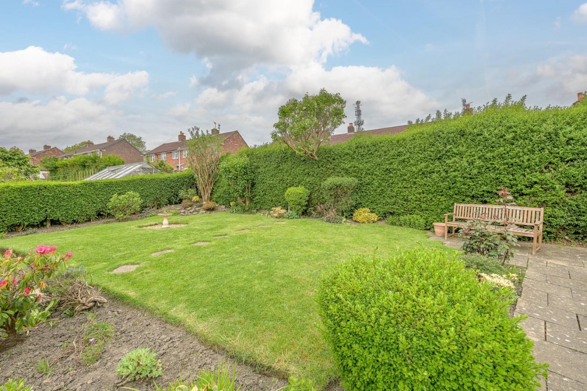 Lyndon Close, Sedgley