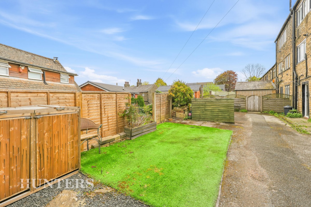 Wrigley Place, Smithy Bridge, OL15 0EN