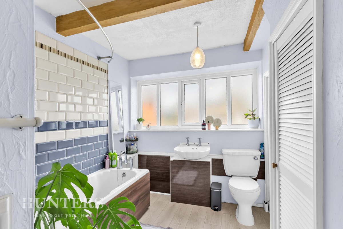 Wrigley Place, Smithy Bridge, OL15 0EN