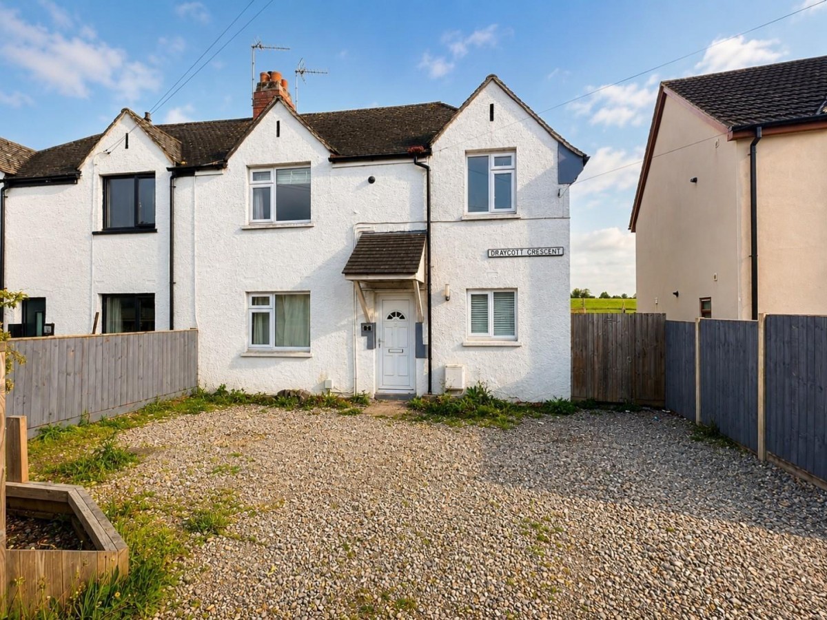 Draycott Crescent, Cam, Dursley, GL11 5LN