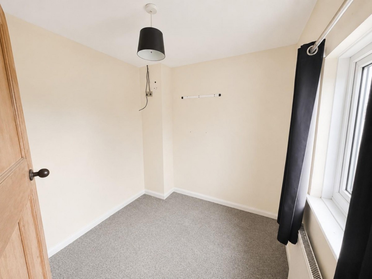 Draycott Crescent, Cam, Dursley, GL11 5LN