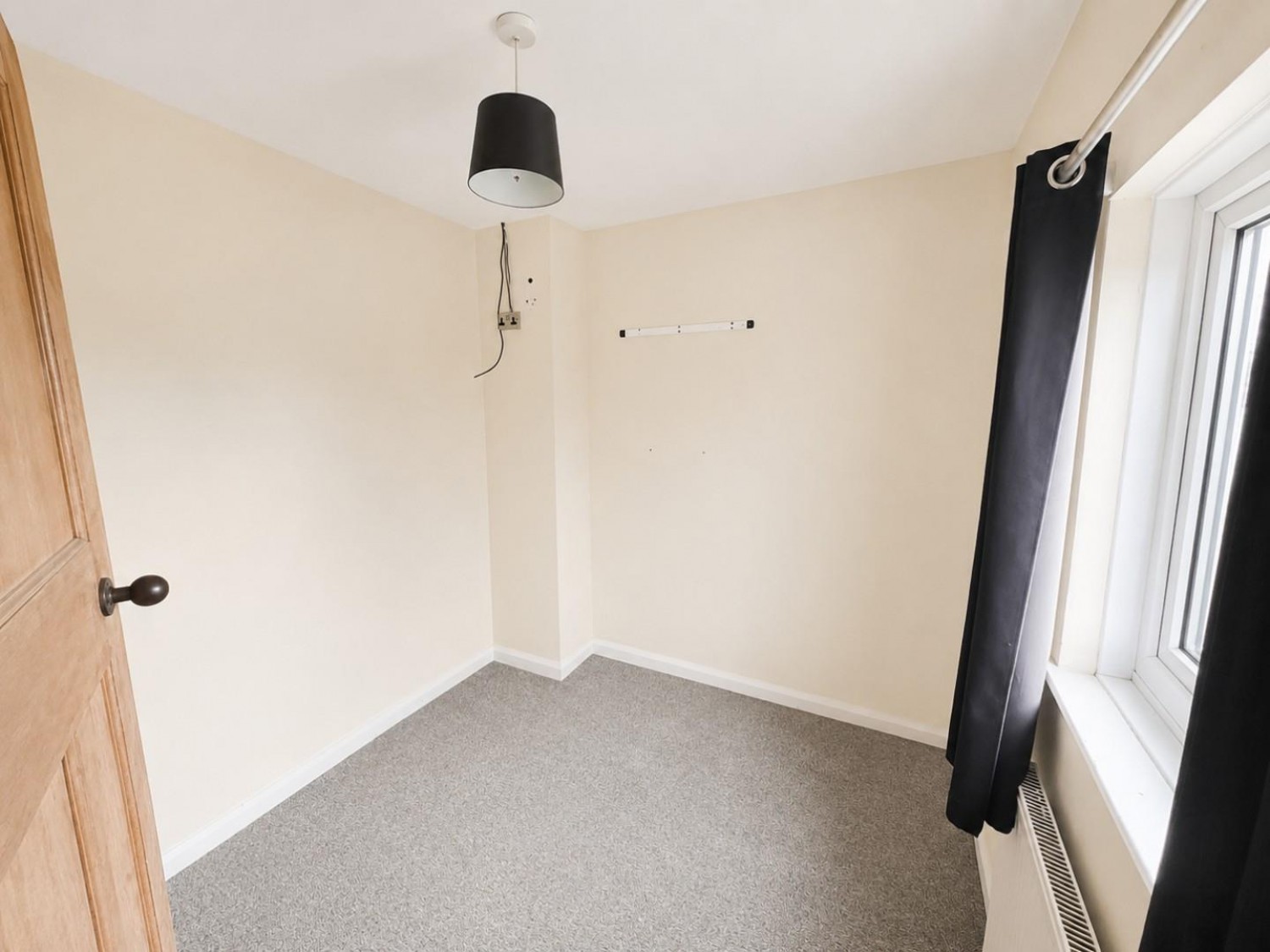 Draycott Crescent, Cam, Dursley, GL11 5LN
