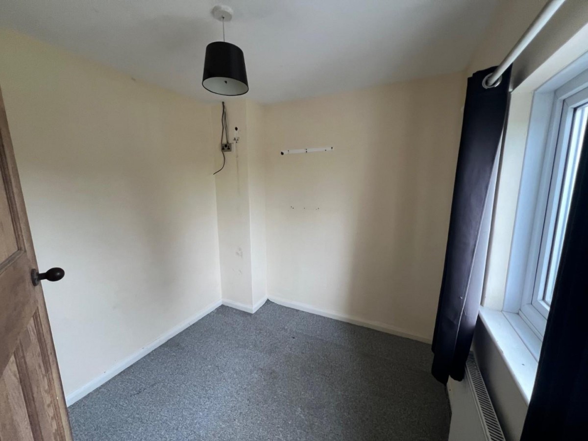 Draycott Crescent, Cam, Dursley, GL11 5LN