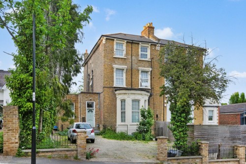 Manor Mount, London