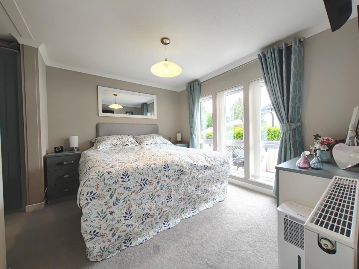 Victoria Gardens, Barkham Ride, Finchampstead