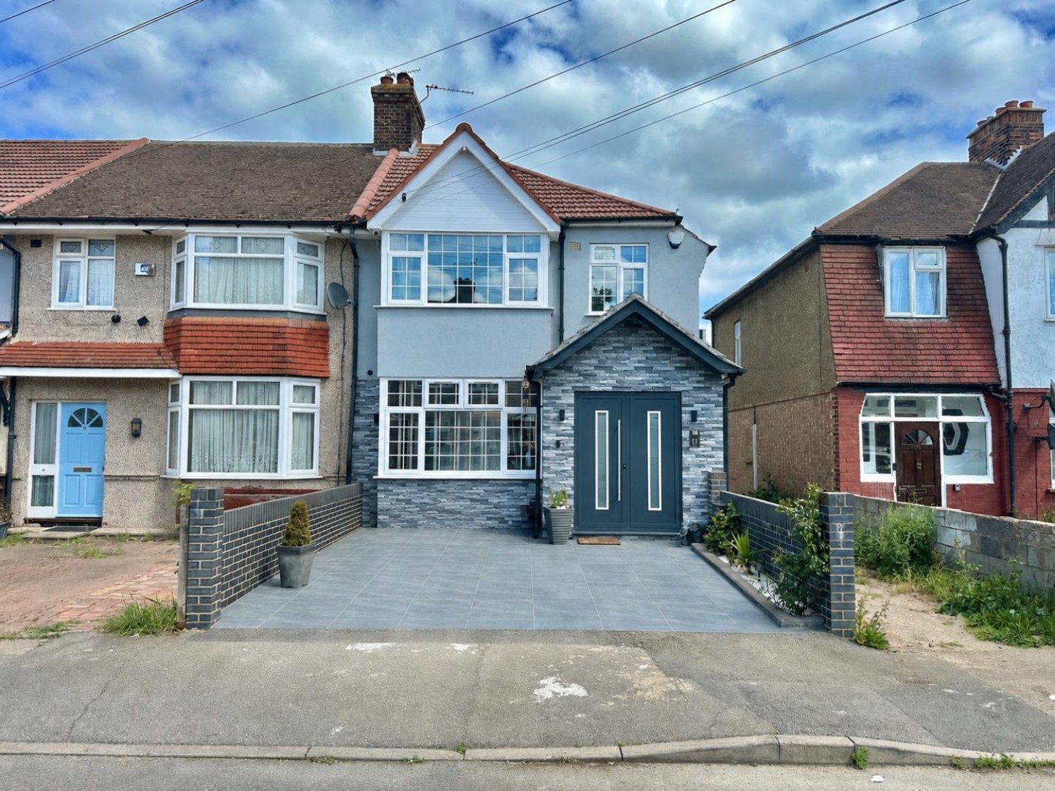 Acacia Avenue, Hayes