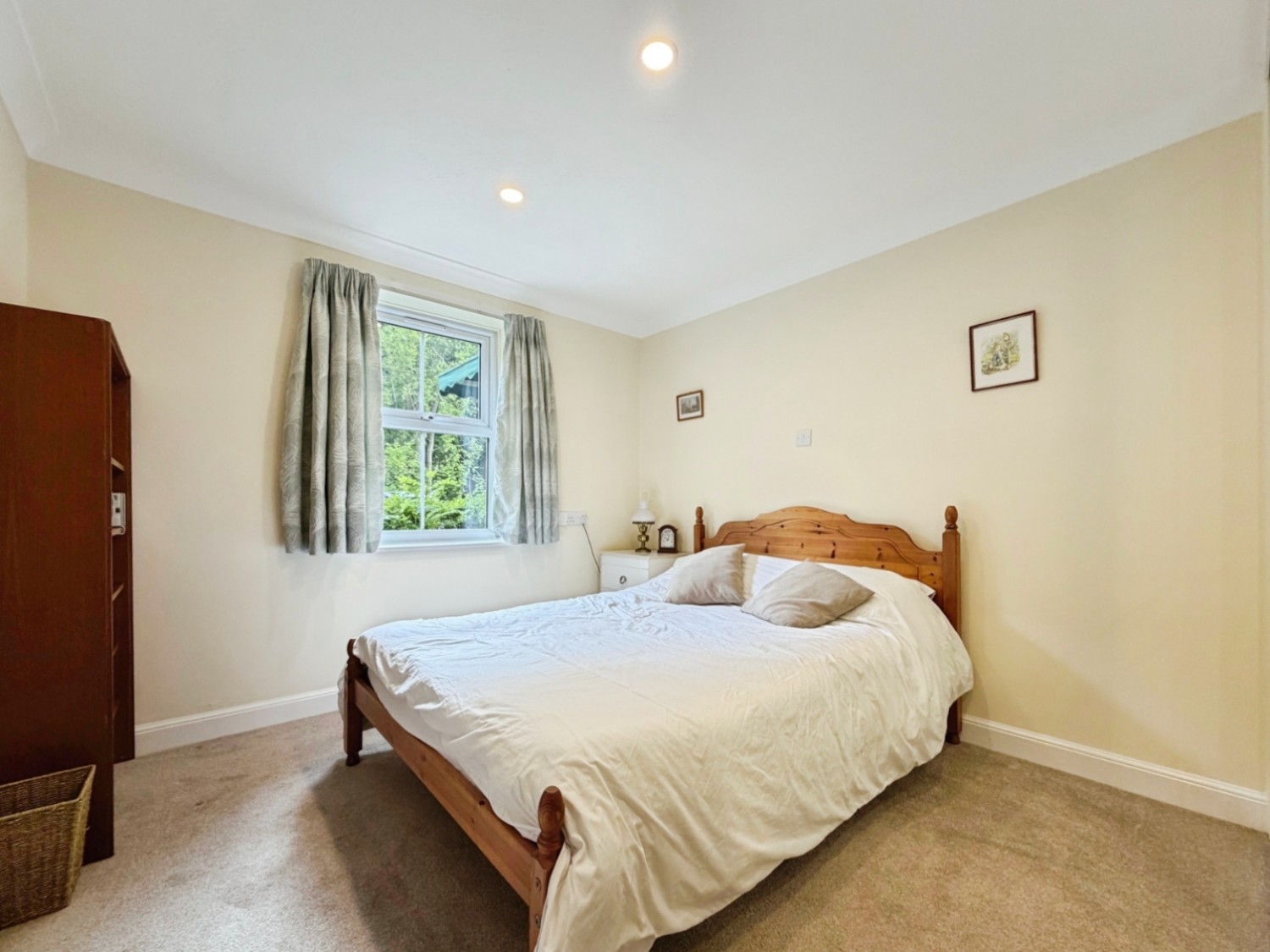 Chapel Road, Hothfield