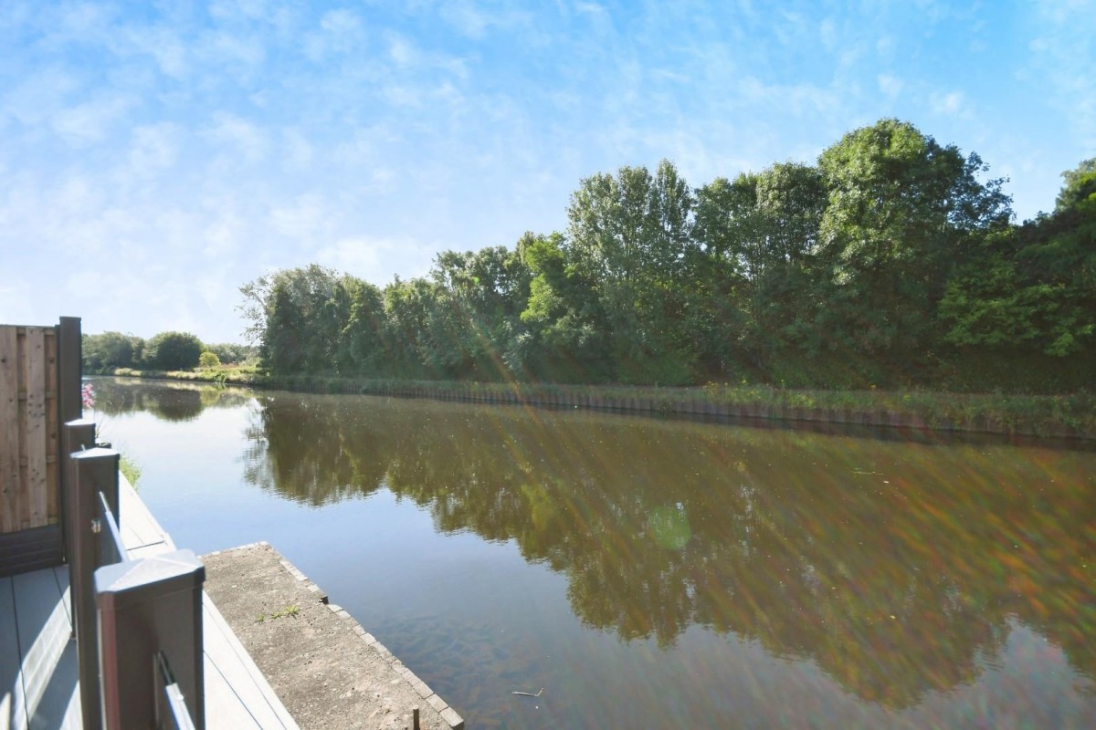 Scholeys Wharf, Mexborough, S64