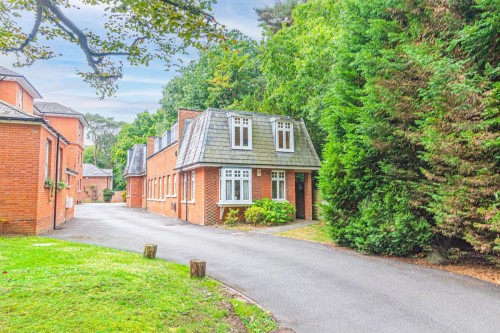 Daneswood , Heath Lane, Woburn Sands, Milton Keynes