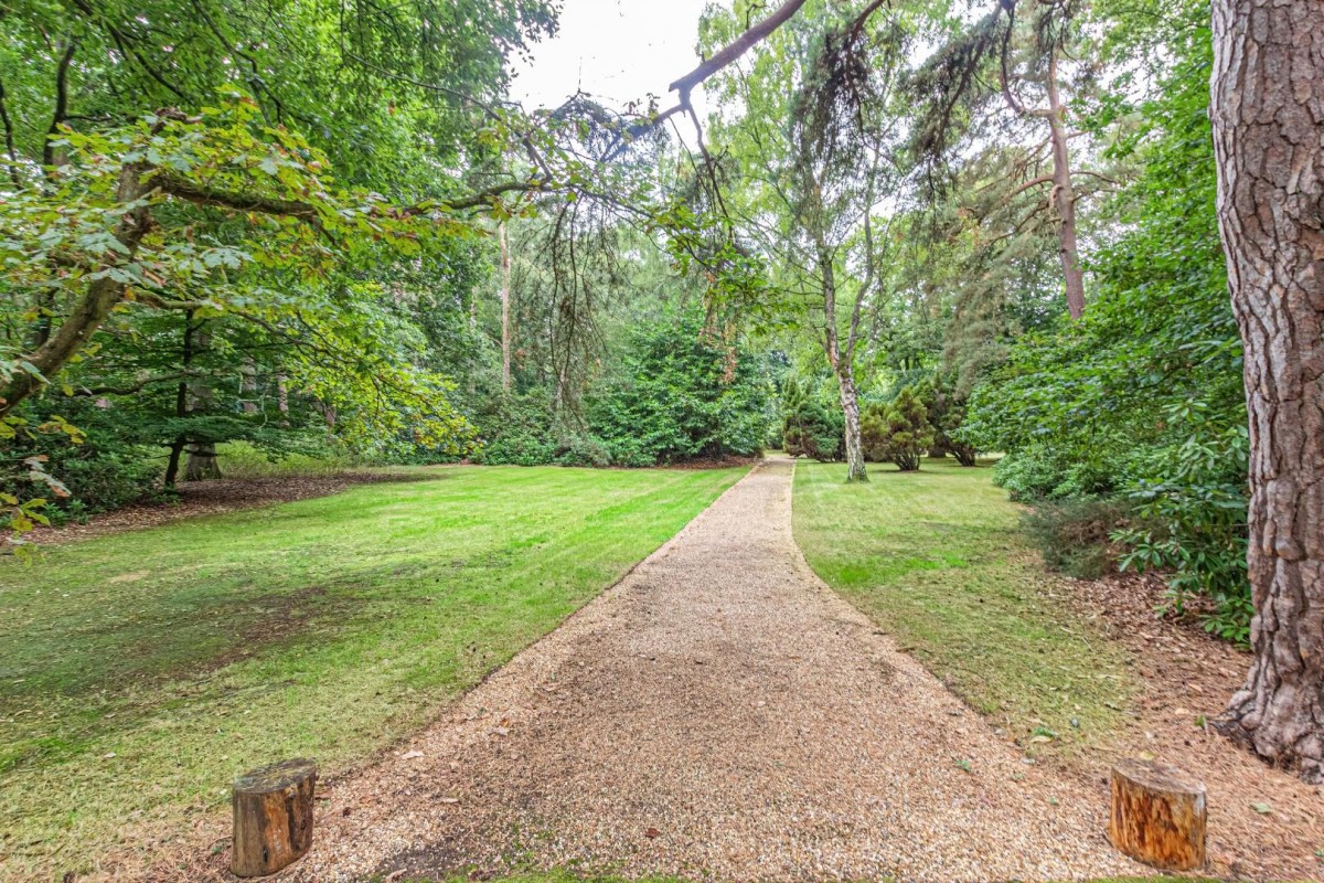 Daneswood , Heath Lane, Woburn Sands, Milton Keynes