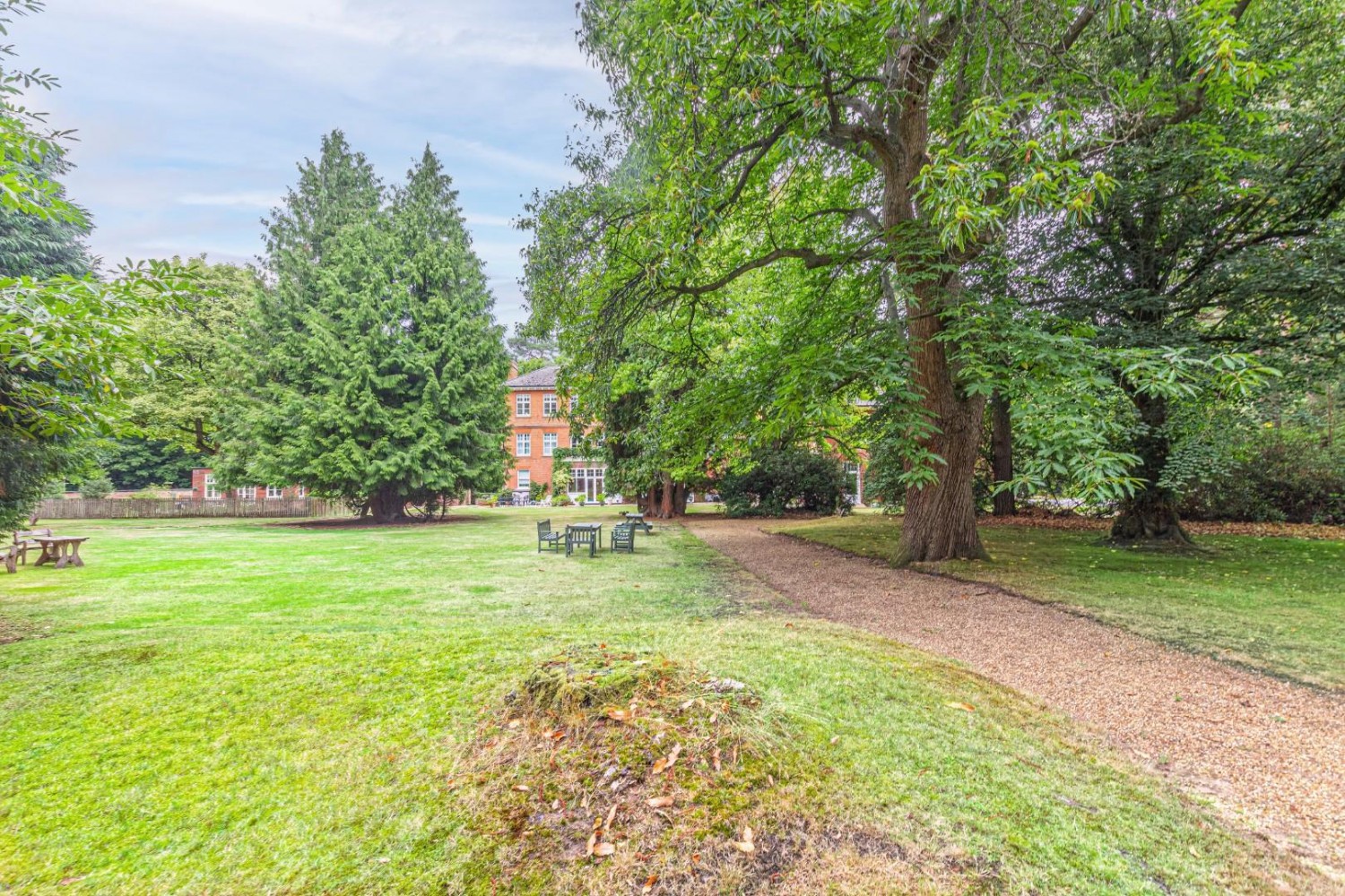 Daneswood , Heath Lane, Woburn Sands, Milton Keynes