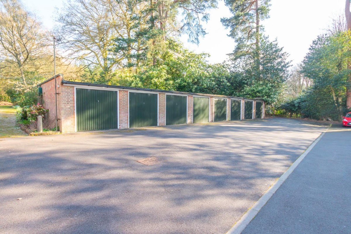 Daneswood , Heath Lane, Woburn Sands, Milton Keynes