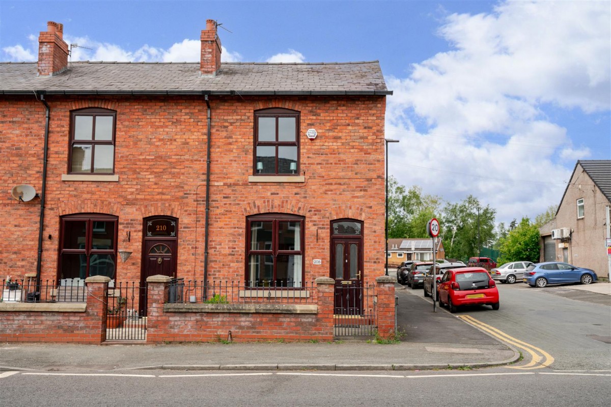 Firs Lane, Leigh