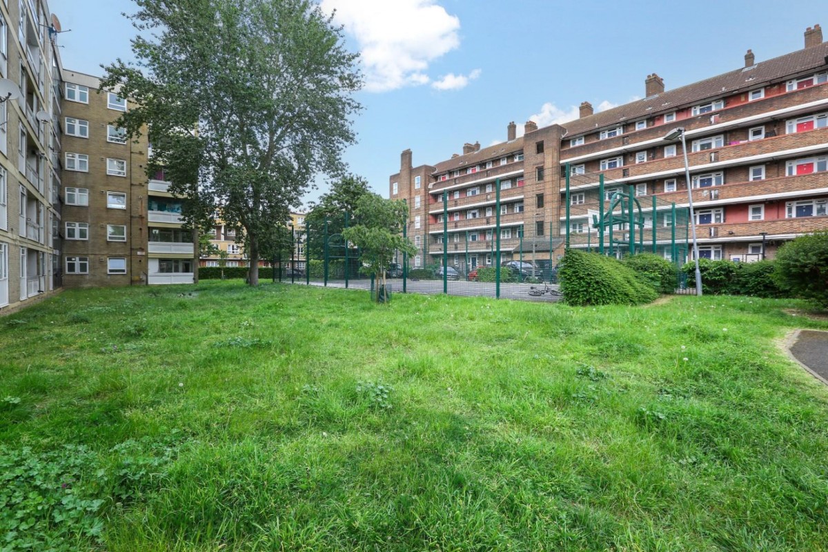 Flaxman Road, London, SE5