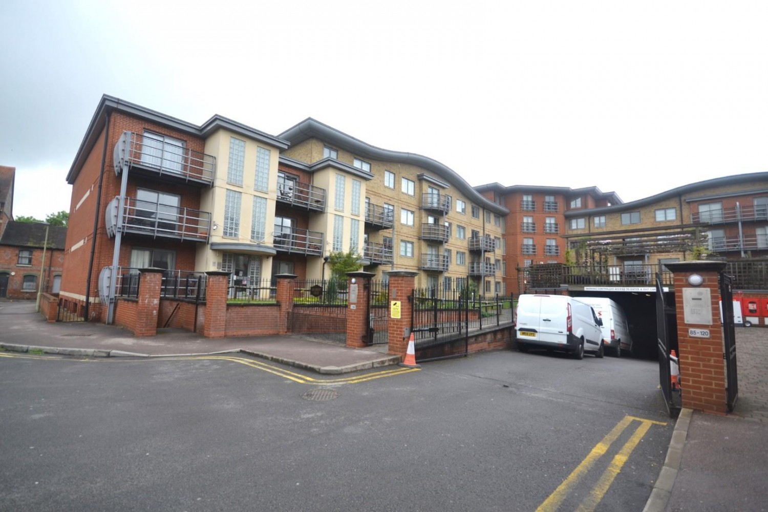 Jubilee Square, Reading