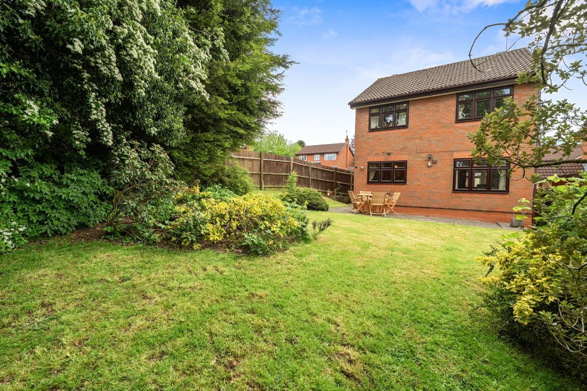 Shirehampton Close, Redditch