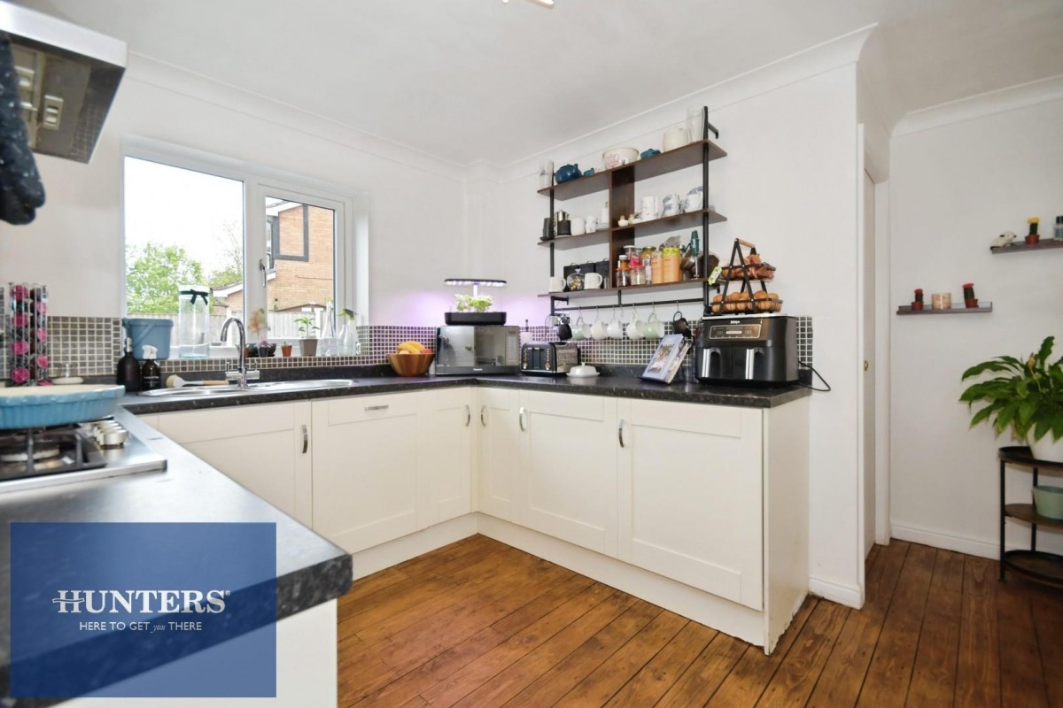 Pond Lane, New Tupton, Chesterfield, S42 6BG