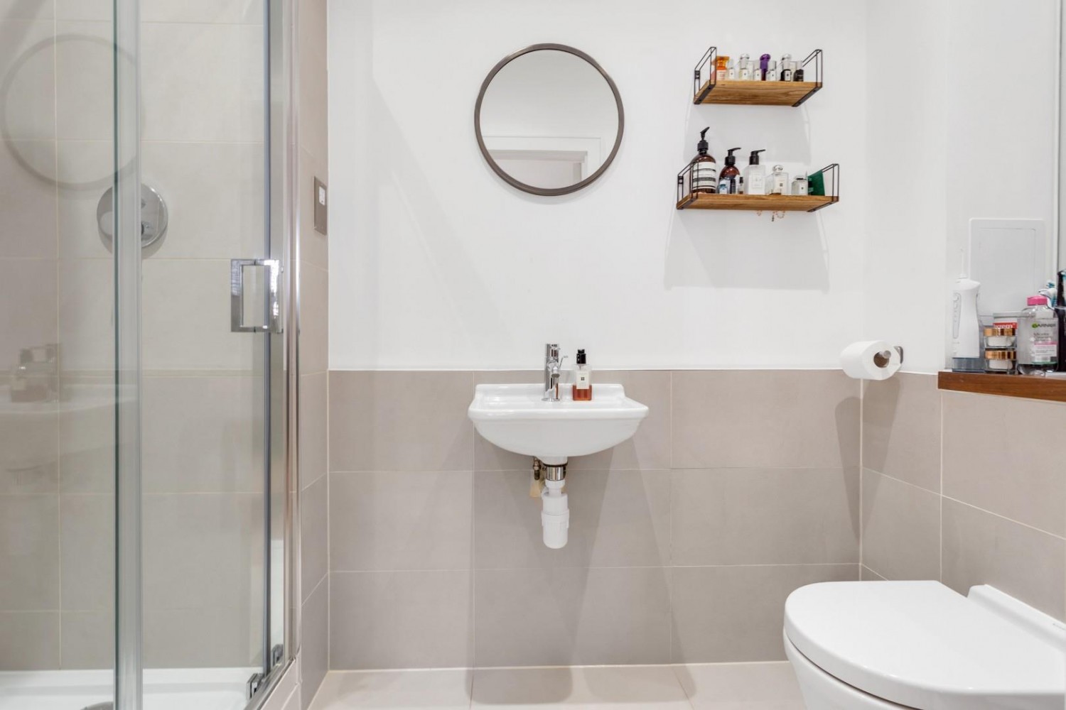 2 bedroom Flat for sale in Murrain Road, London, N4